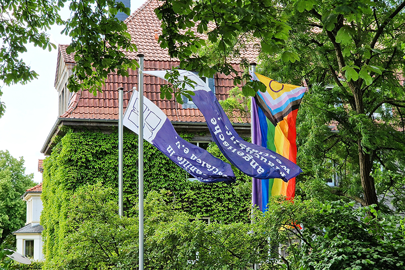 Öffentlich Flagge für Vielfalt, Respekt und Frieden