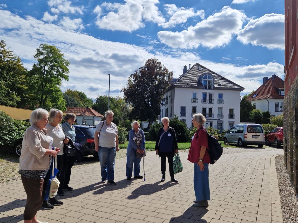 Foto mit einer Gruppe Menschen am Willkommenstag