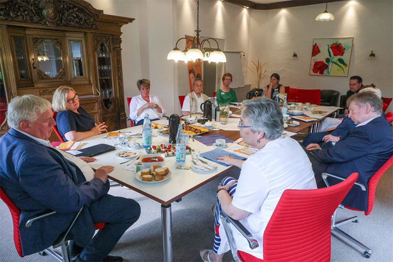 Ministergespräch über Frauenhaus in Wengern (Juli 2024)