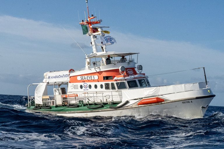 Protest gegen den Finanzierungsstopp der zivilen Seenotrettung im Mittelmeer